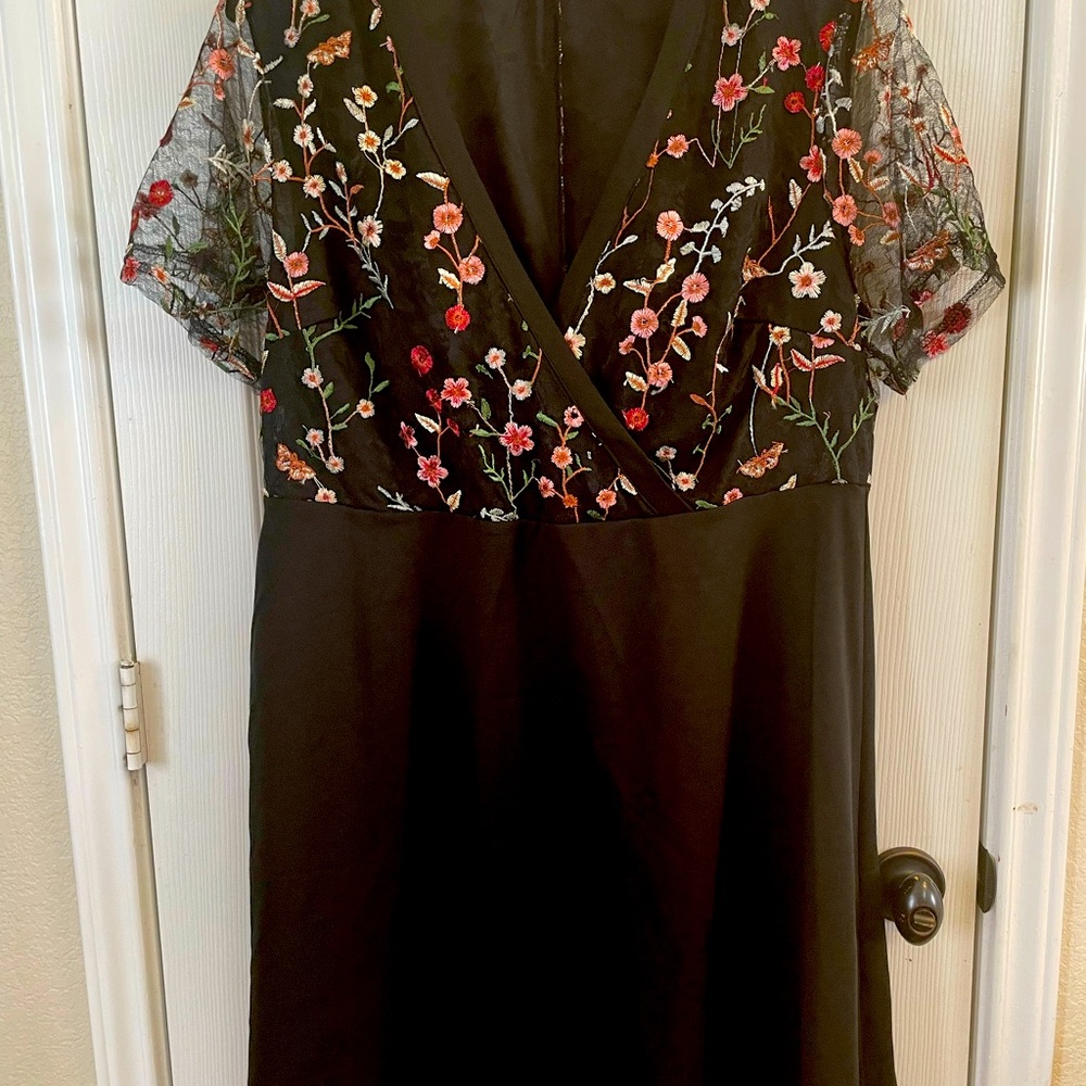 Floral lace and back party dress